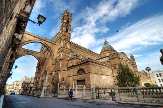 Palermo Home Cathedral Apartment ภายนอก รูปภาพ